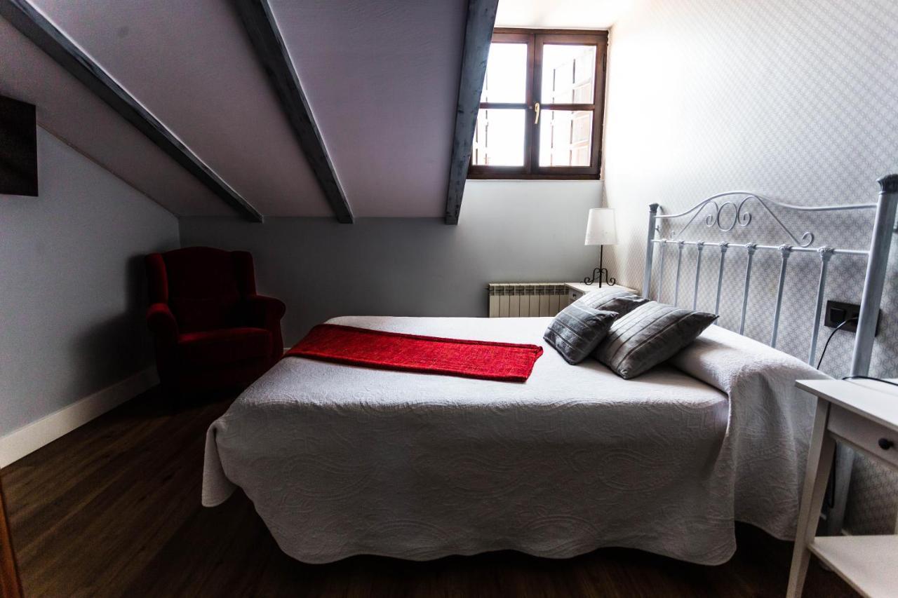 Posada Real La Montanesa Corrales De Buelna Luaran gambar