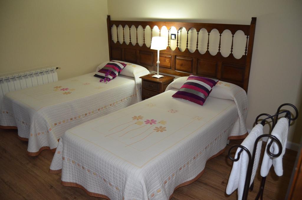 Posada Real La Montanesa Corrales De Buelna Luaran gambar